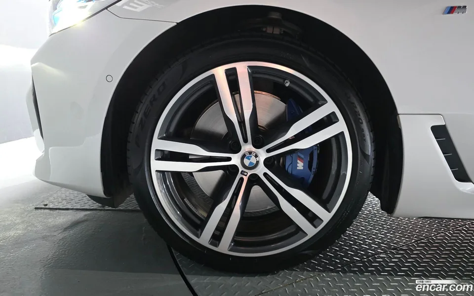 BMW 6 Series GT 630i xDrive M 2023 — thumbnail 5