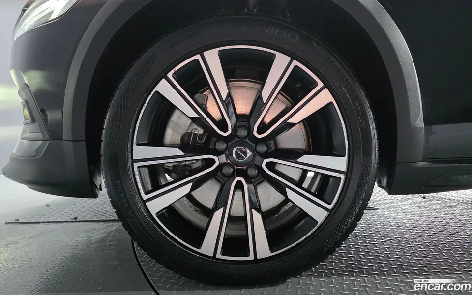 Volvo V60 Cross Country B5 AWD 2023 — thumbnail 5