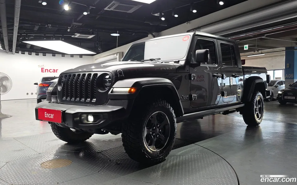 Jeep Gladiator 3.6 2022 — photo 1, buy with delivery to Moscow