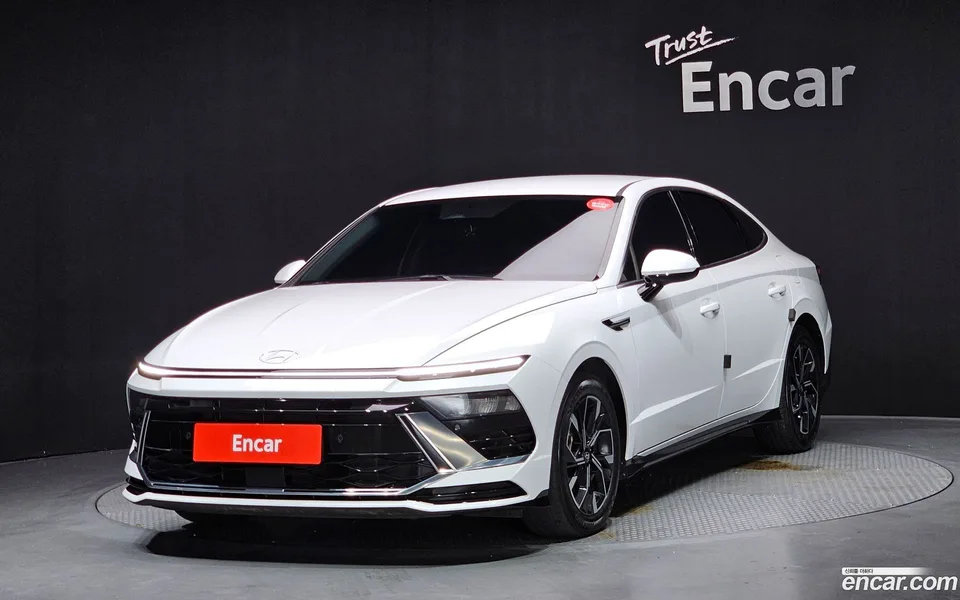 Hyundai Sonata The Edge 2.0 2023 — photo 1, buy with delivery to Moscow