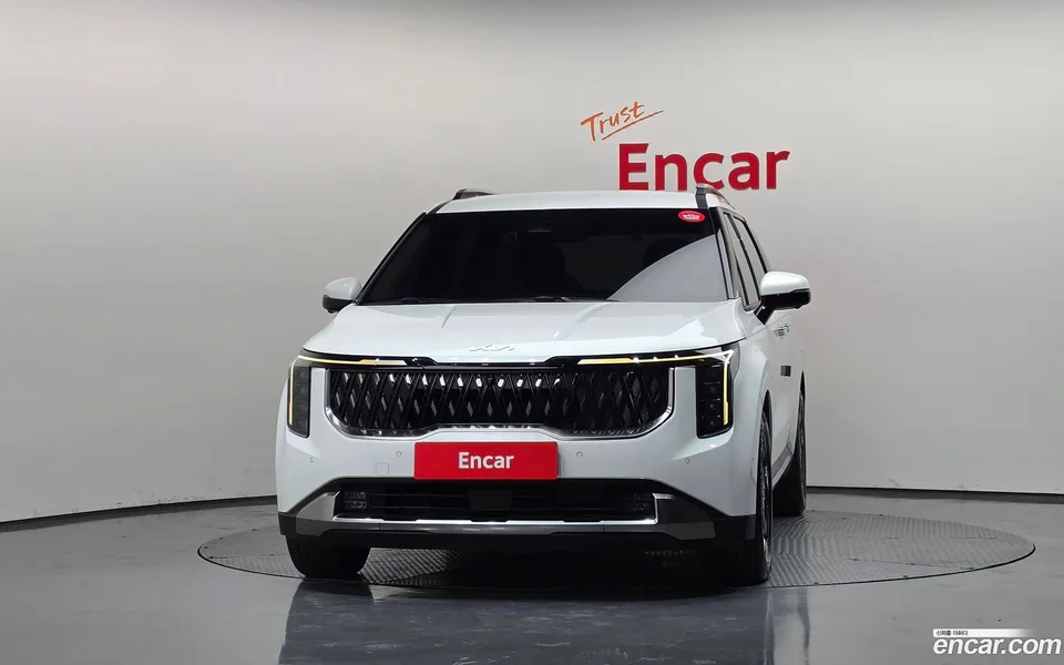 Kia Carnival 7 2023 — thumbnail 3