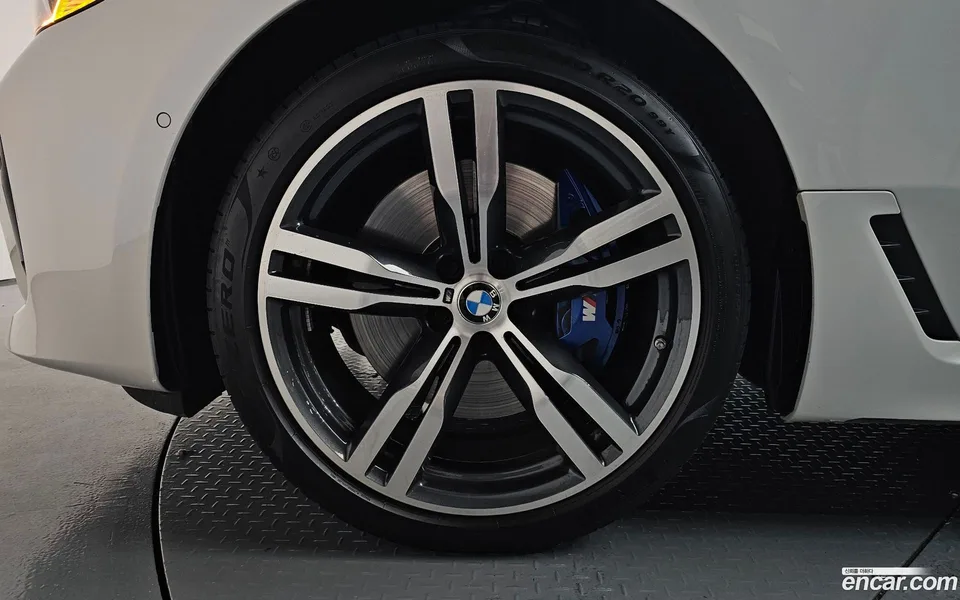 BMW 6 Series GT 630i xDrive M 2023 — thumbnail 5