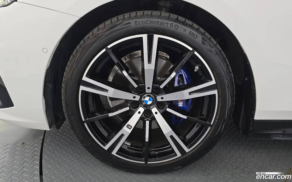 BMW 5 Series 530i xDrive M 2025 — thumbnail 2