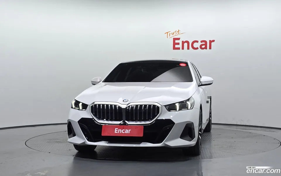 BMW 5 Series 530i xDrive M 2025 — thumbnail 3