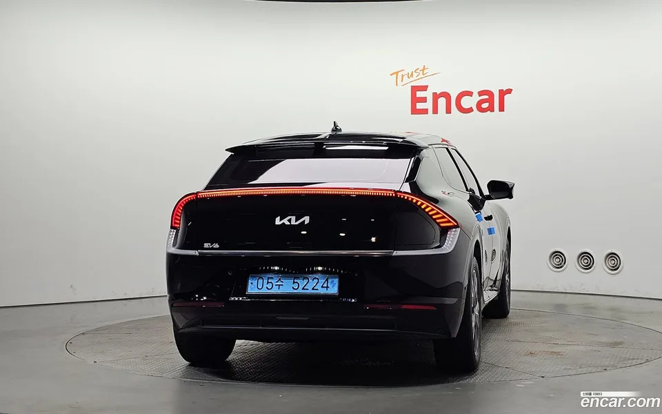 Kia EV6 2023 — thumbnail 4