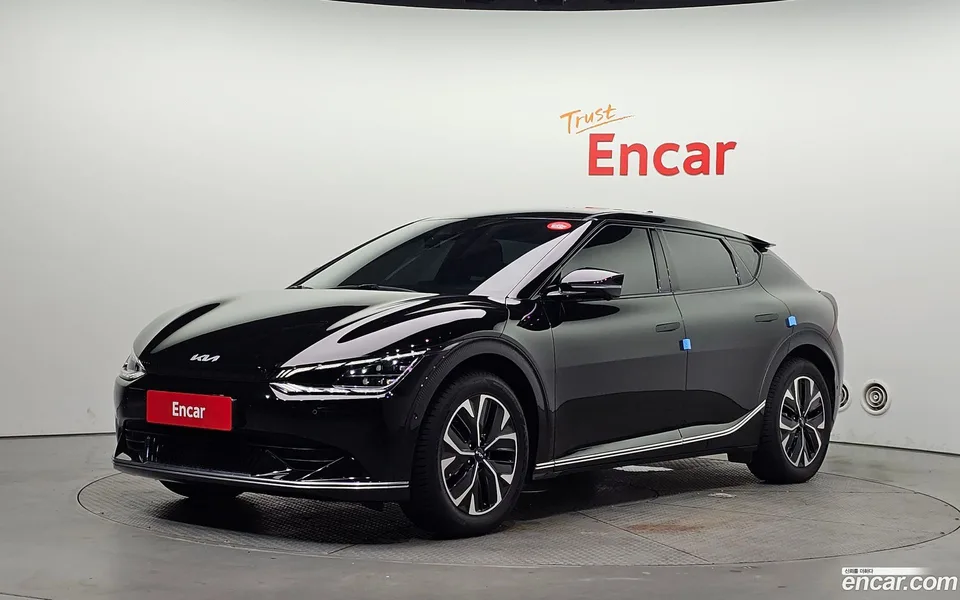 Kia EV6 2023 — photo 1, buy with delivery to Moscow
