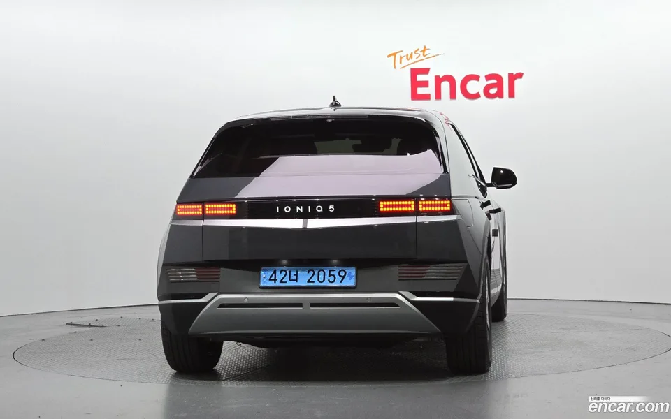 Hyundai Ioniq 5 2023 — thumbnail 4