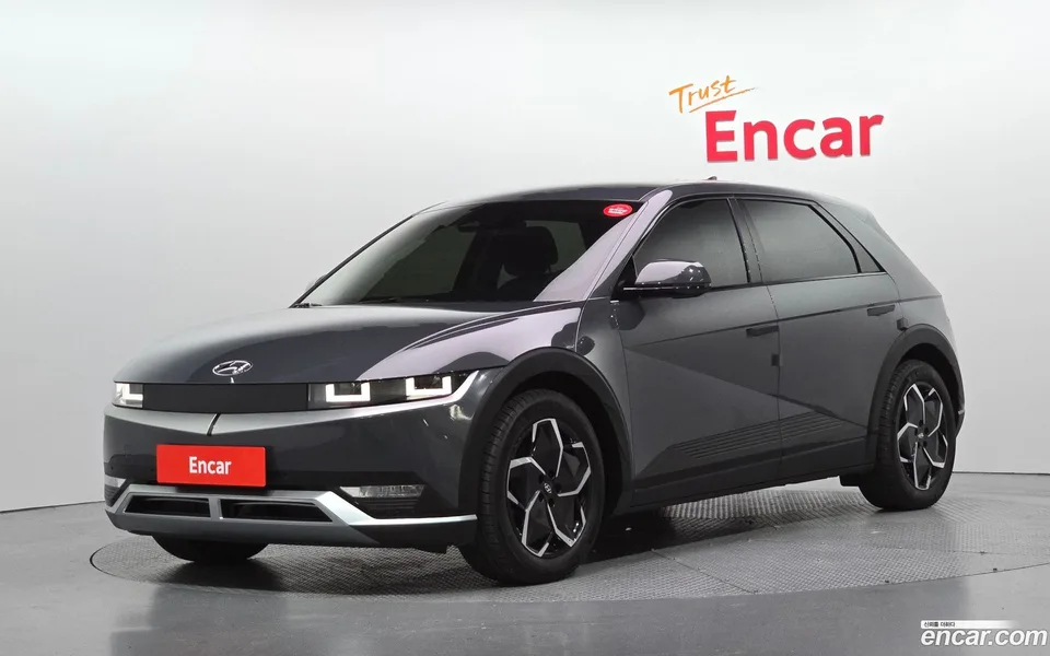 Hyundai Ioniq 5 2023 — photo 1, buy with delivery to Moscow