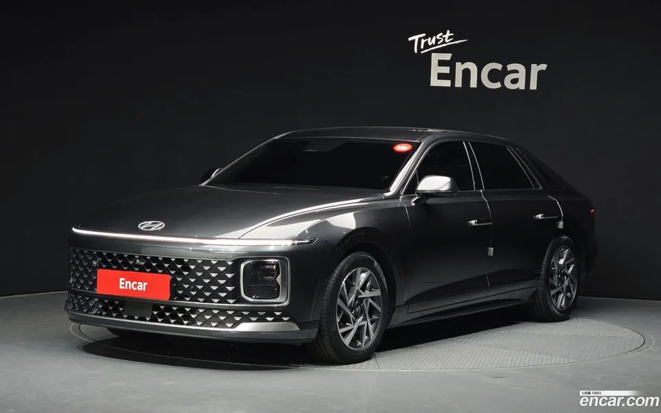 Hyundai Grandeur Hybrid 2023 — photo 1, buy with delivery to Moscow