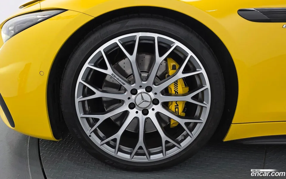 Mercedes-Benz SL-Class AMG SL63 4MATIC+ 2023 — thumbnail 2