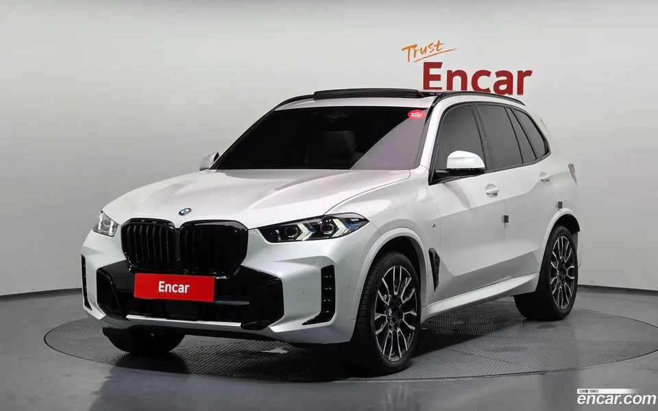 BMW X5 xDrive 40i M 2025 — photo 1, buy with delivery to Moscow