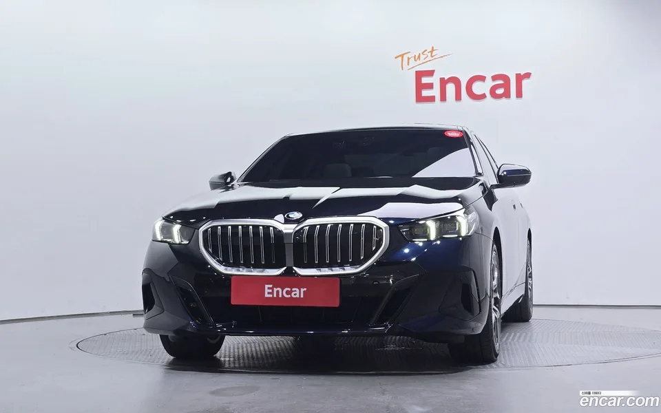 BMW 5 Series 523d M 2025 — thumbnail 3