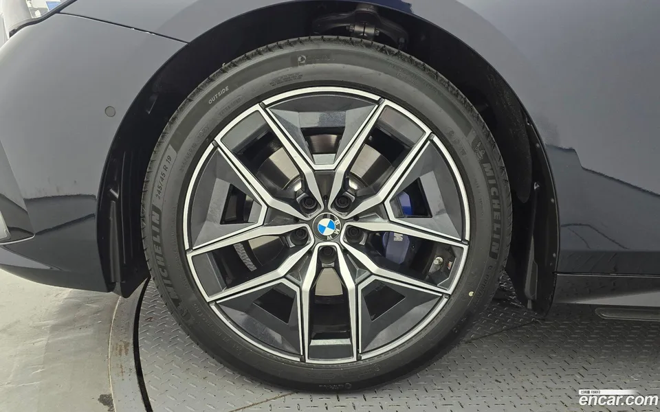 BMW 5 Series 523d M 2025 — thumbnail 5