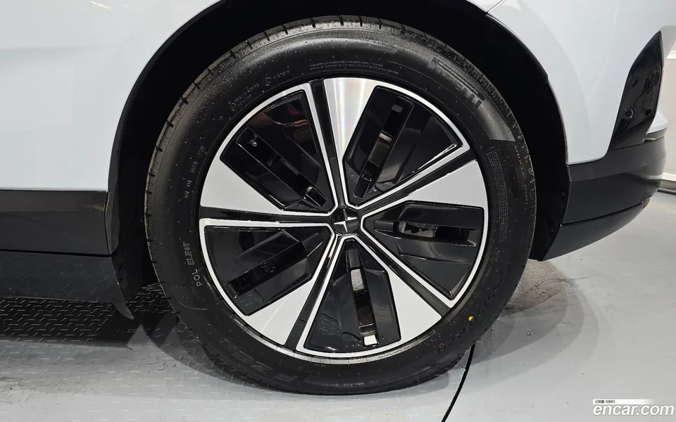 Polestar Polestar 4 2025 — thumbnail 2