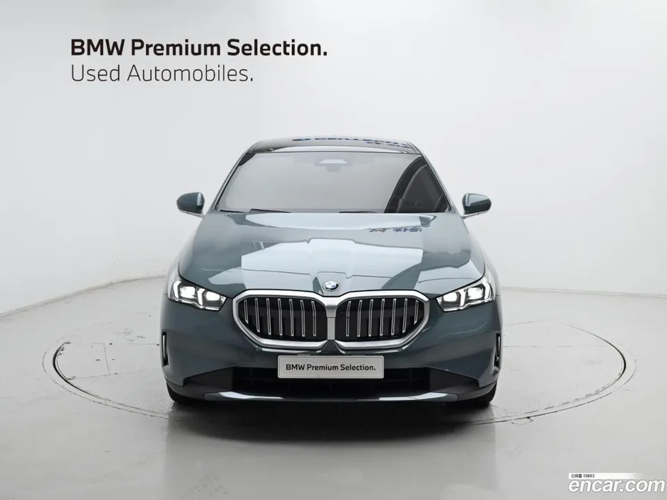 BMW 5 Series 523d xDrive 2025 — thumbnail 3