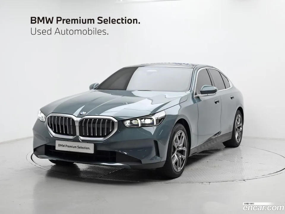 BMW 5 Series 523d xDrive 2025 — photo 1, buy with delivery to Moscow