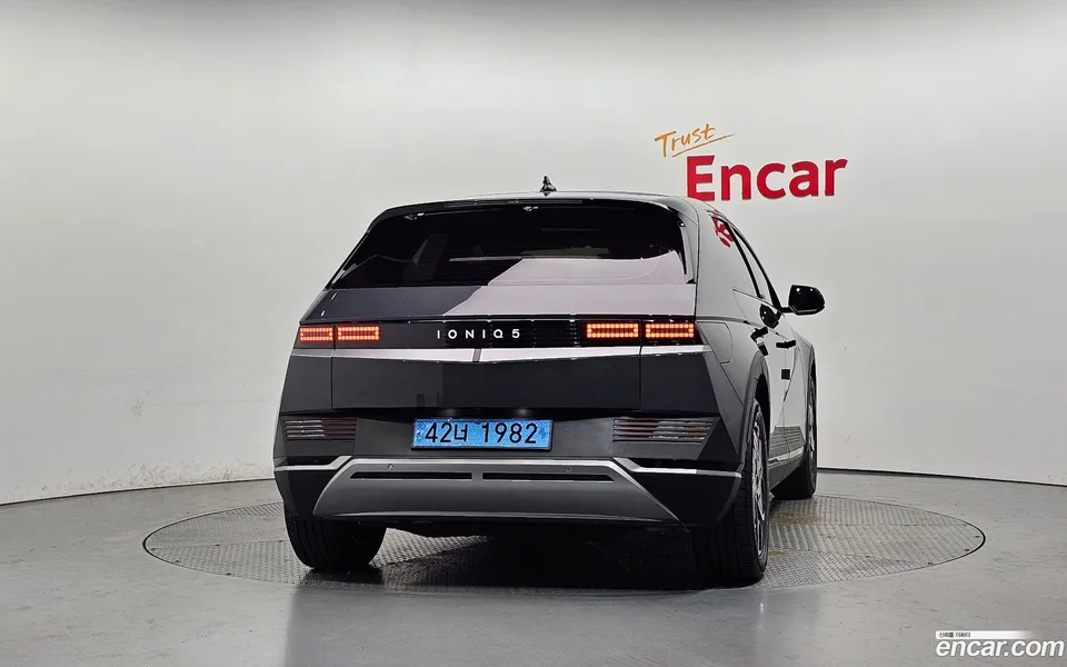 Hyundai Ioniq 5 2023 — thumbnail 4