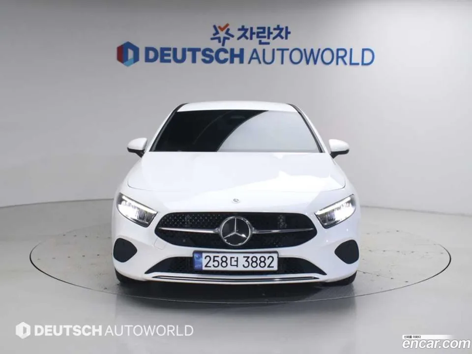 Mercedes-Benz A-Class A220 2024 — thumbnail 3