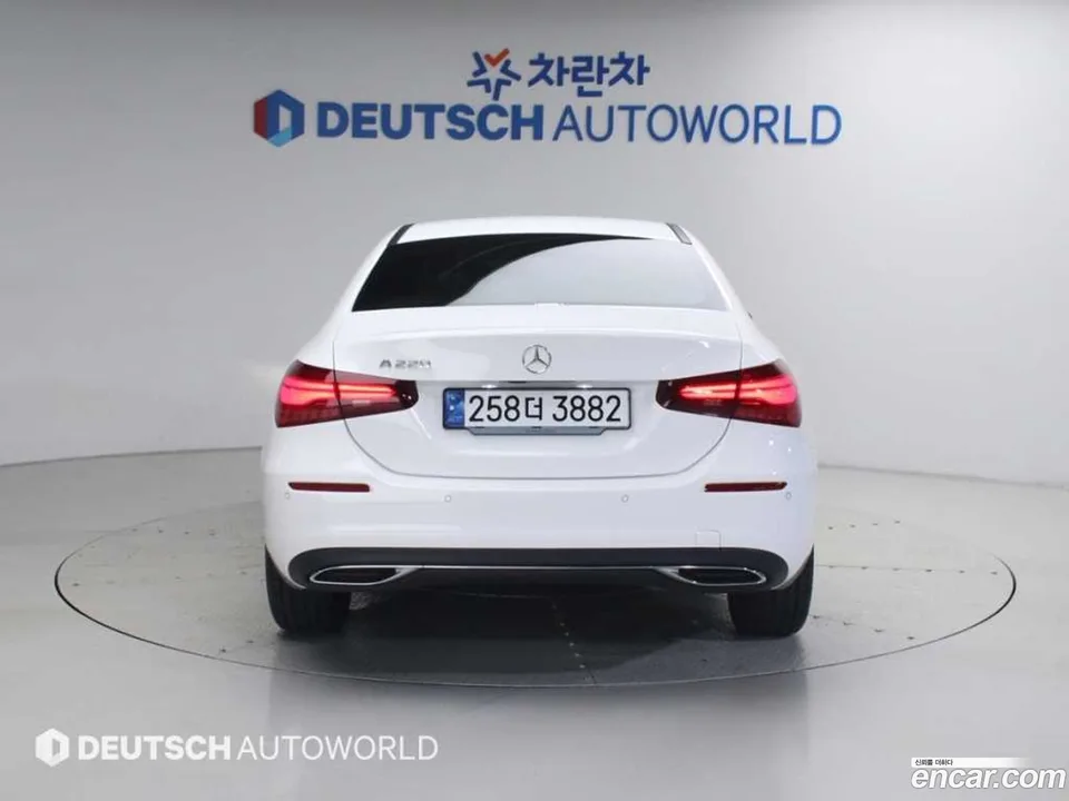 Mercedes-Benz A-Class A220 2024 — thumbnail 4