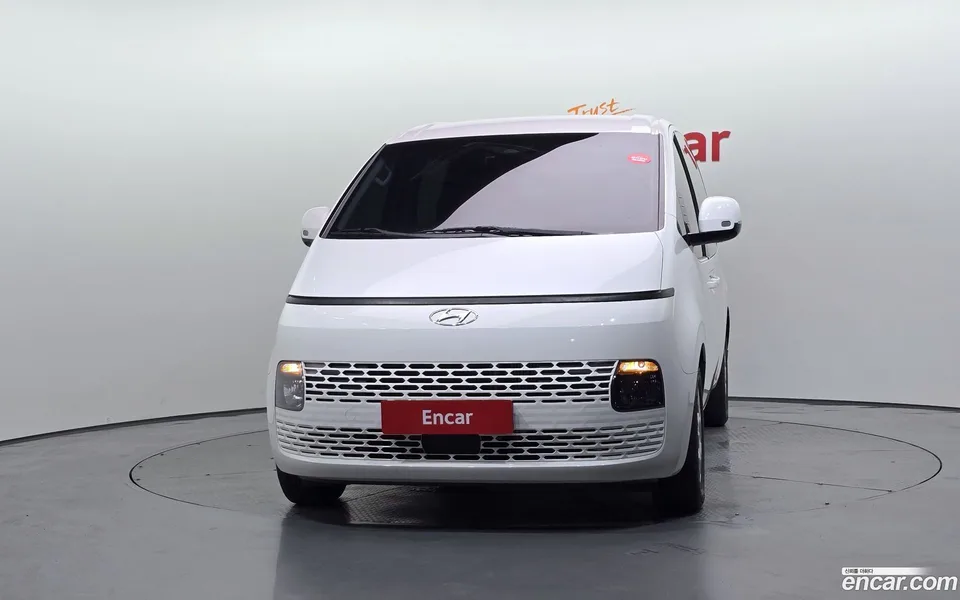 Hyundai Staria 5 2023 — thumbnail 3