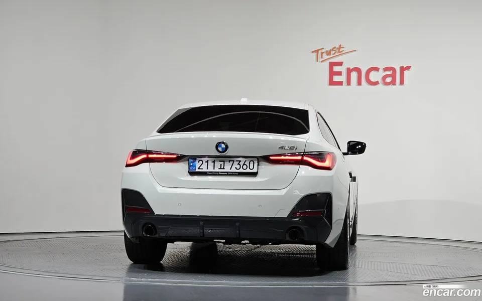 BMW 4 Series 420i M 2024 — thumbnail 4