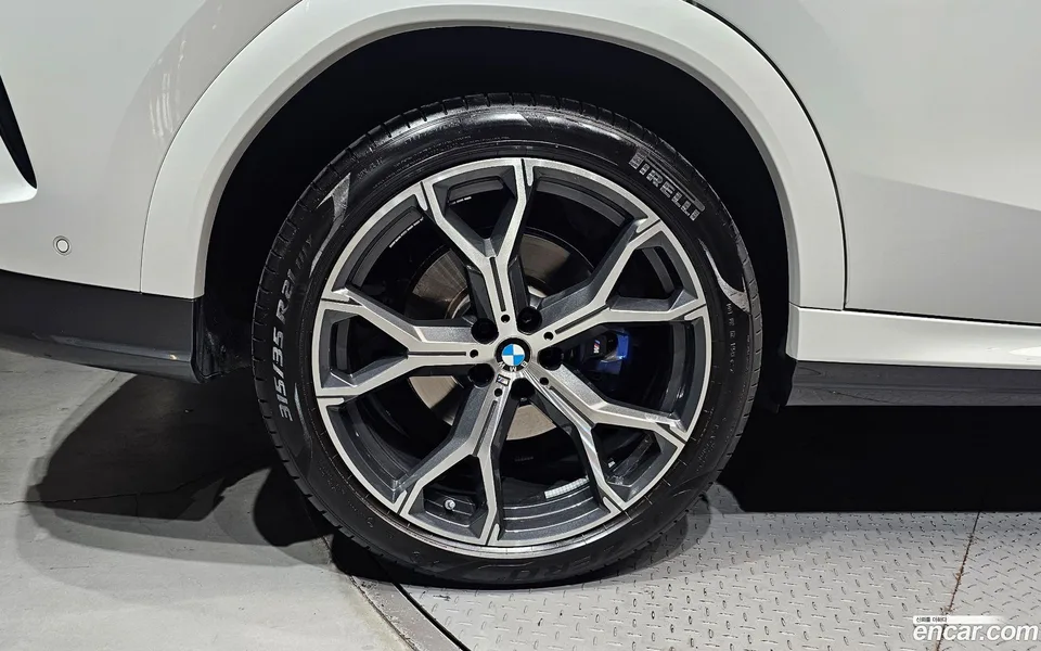 BMW X6 xDrive40i M 2023 — thumbnail 2