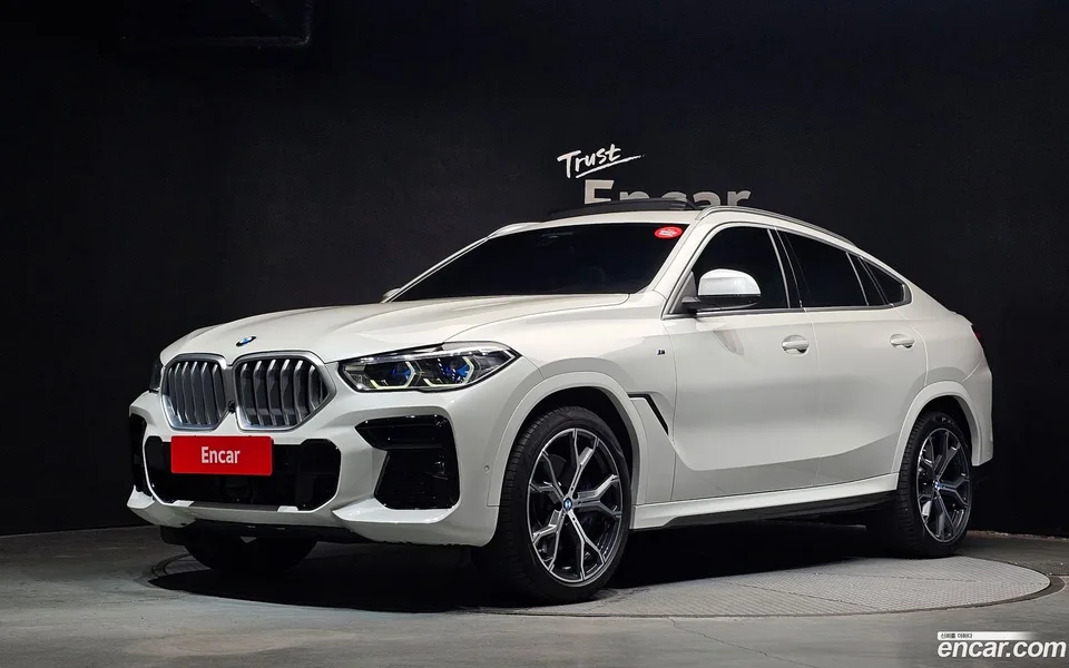 BMW X6 xDrive40i M 2023 — photo 1, buy with delivery to Moscow