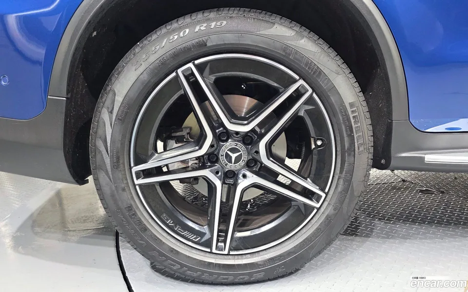 Mercedes-Benz GLC-Class GLC300 4MATIC 2023 — thumbnail 5