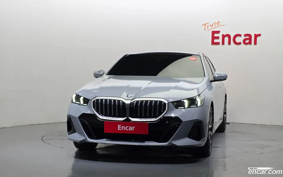 BMW 5 Series 530i xDrive M 2025 — thumbnail 3