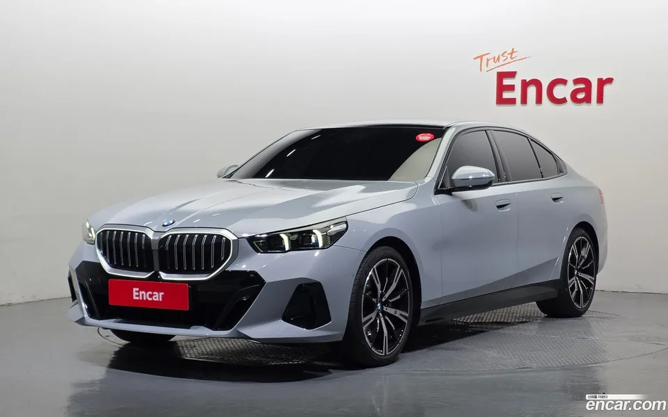 BMW 5 Series 530i xDrive M 2025 — photo 1, buy with delivery to Moscow