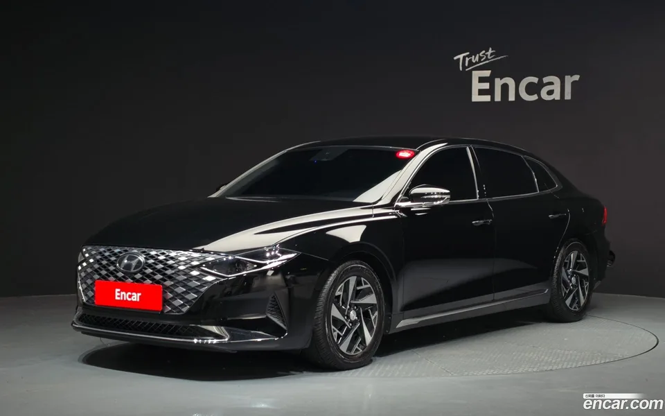 Hyundai Grandeur IG Hybrid 2022 — photo 1, buy with delivery to Moscow