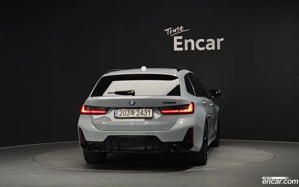 BMW 3 Series M340i xDrive 2023 — thumbnail 4