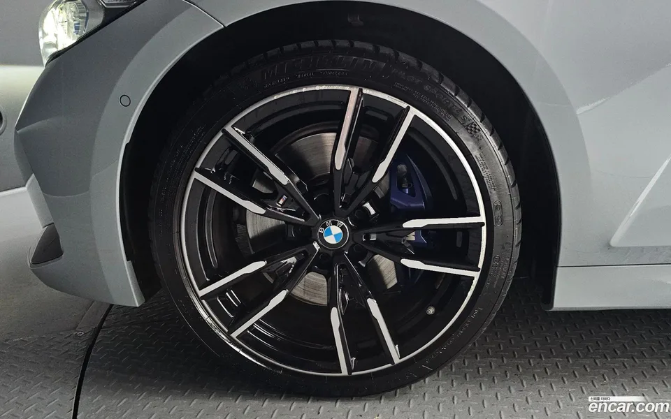 BMW 3 Series M340i xDrive 2023 — thumbnail 5