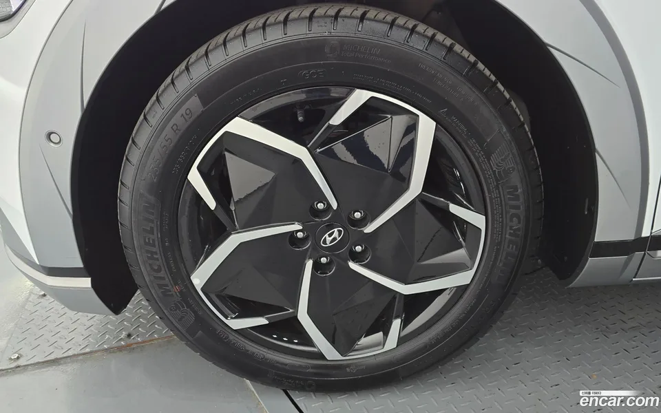 Hyundai Ioniq 5 2024 — thumbnail 2
