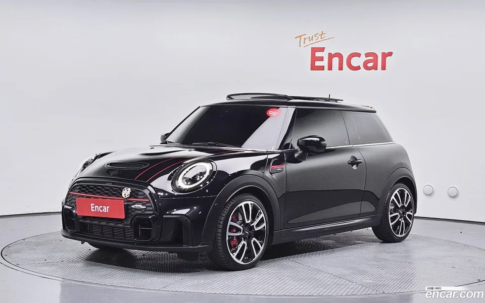 MINI Cooper S JCW 2023 — photo 1, buy with delivery to Moscow