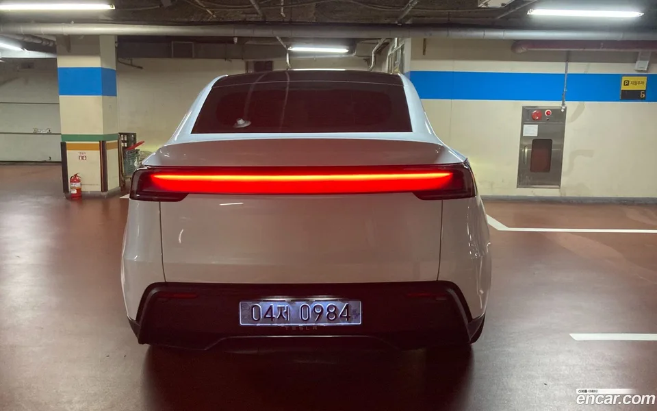 Tesla Model Y RWD 2026 — thumbnail 5