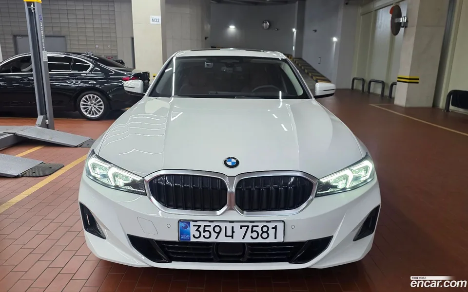 BMW 3 Series 320i 2025 — thumbnail 3