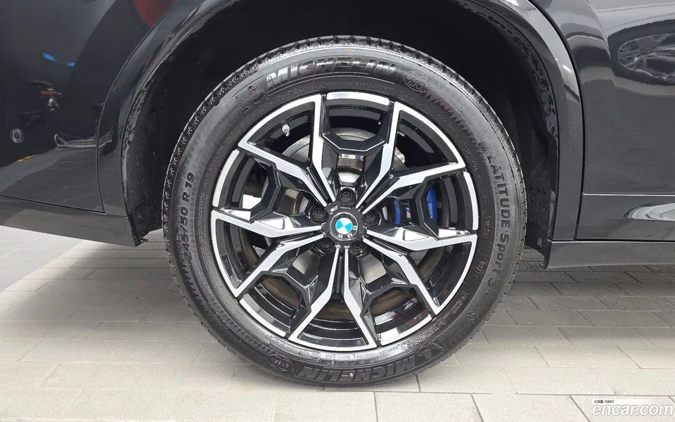 BMW X4 xDrive20i M 2023 — thumbnail 2