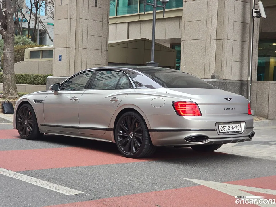 Bentley Flying Spur 4.0 2025 — thumbnail 4