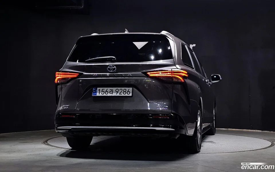 Toyota Sienna 2.5 AWD 2023 — thumbnail 4