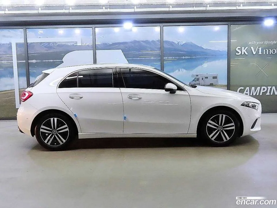 Mercedes-Benz A-Class A220 2022 — thumbnail 3