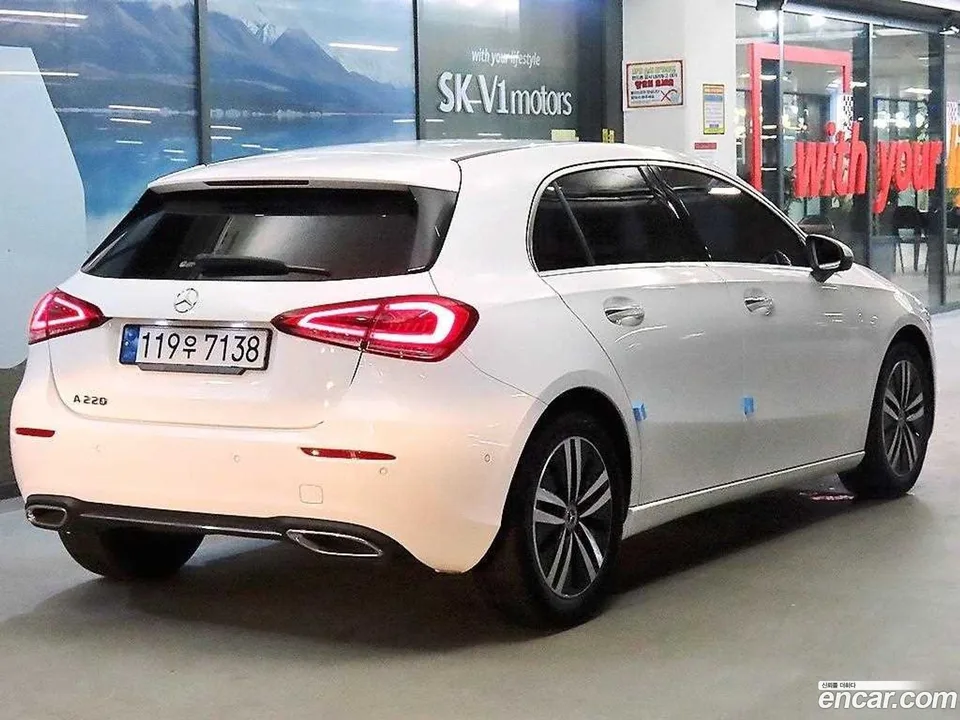 Mercedes-Benz A-Class A220 2022 — thumbnail 4