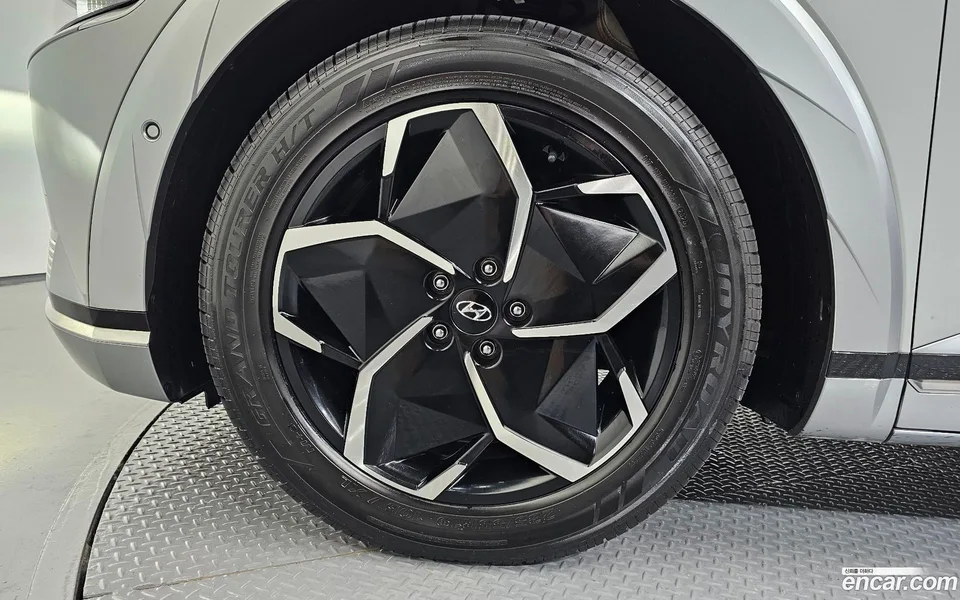 Hyundai Ioniq 5 AWD 2023 — thumbnail 5