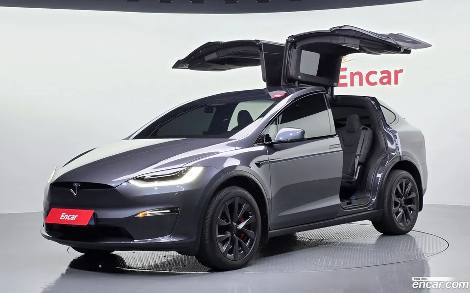 Tesla Model X AWD 2023 — photo 1, buy with delivery to Moscow