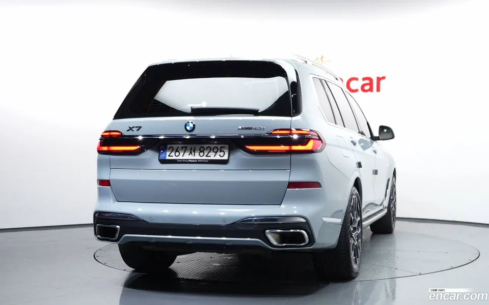 BMW X7 xDrive 40i M 7 2023 — thumbnail 4