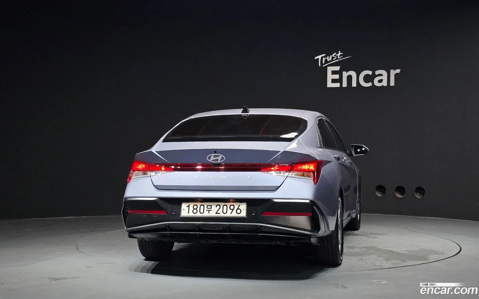 Hyundai Avante CN7 Hybrid 2025 — миниатюра 4