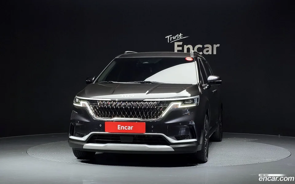 Kia Carnival 9 2023 — thumbnail 3