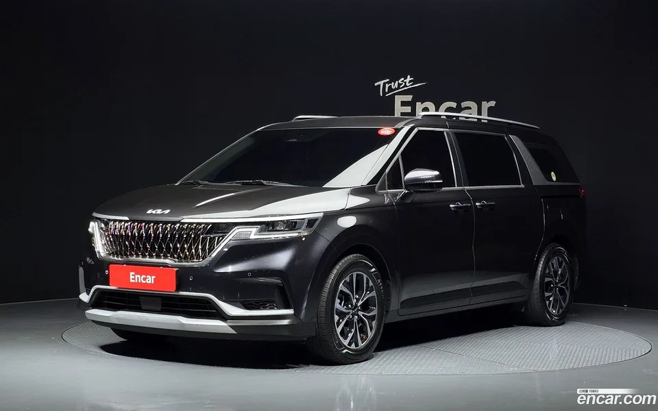 Kia Carnival 9 2023 — photo 1, buy with delivery to Moscow