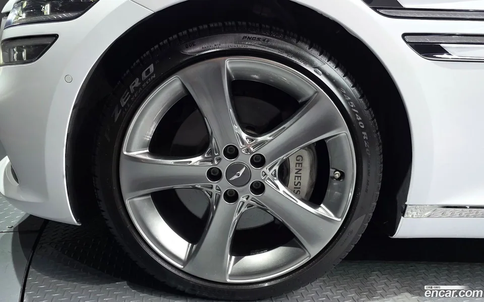 Genesis G80 2.5 AWD 2023 — thumbnail 2