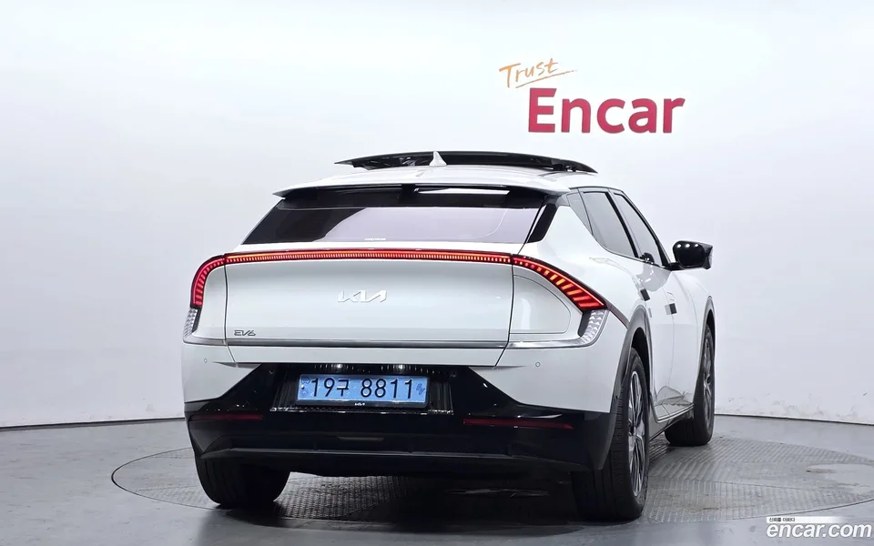 Kia EV6 2023 — thumbnail 4